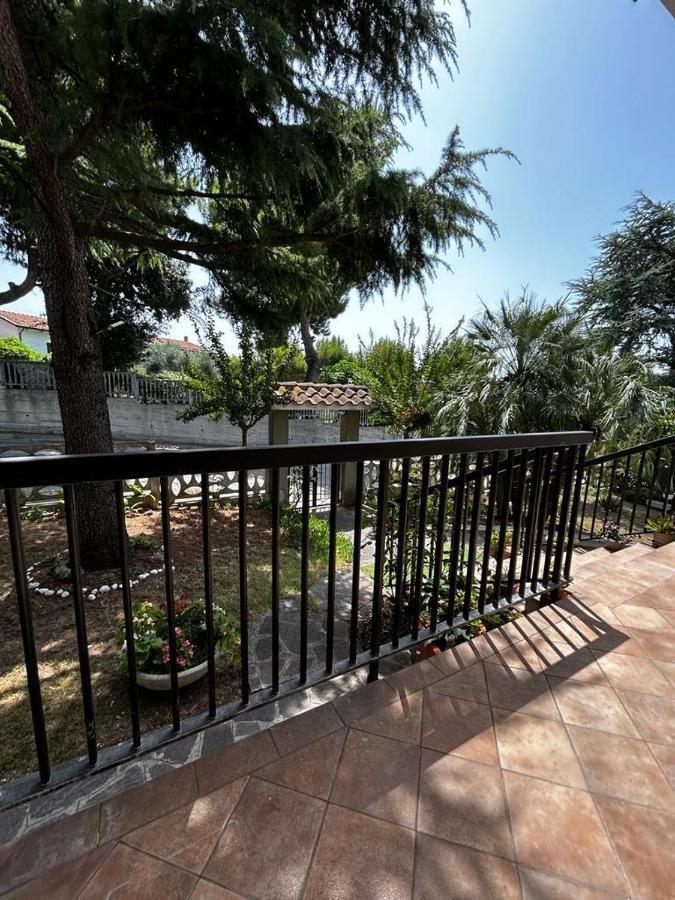 B&B La Casa Di Polly Falconara Marittima Luaran gambar